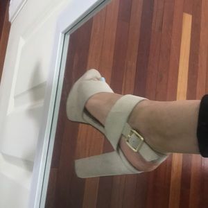 Steve Madden nude platform heels